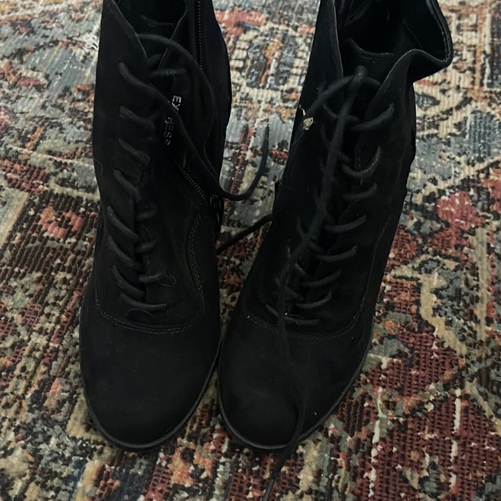 Black Lace-up booties - Picture 2 of 4